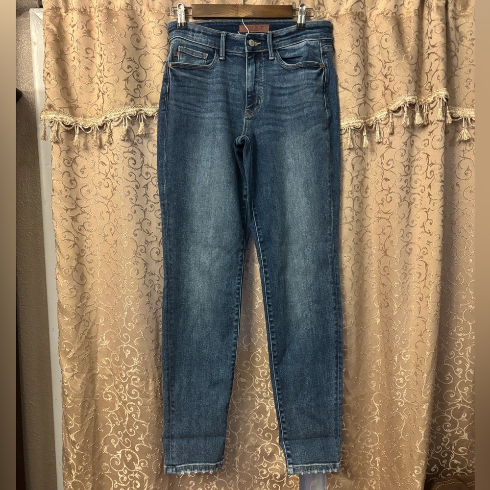 Judy Blue Medium Wash Boyfriend Fit-3/26